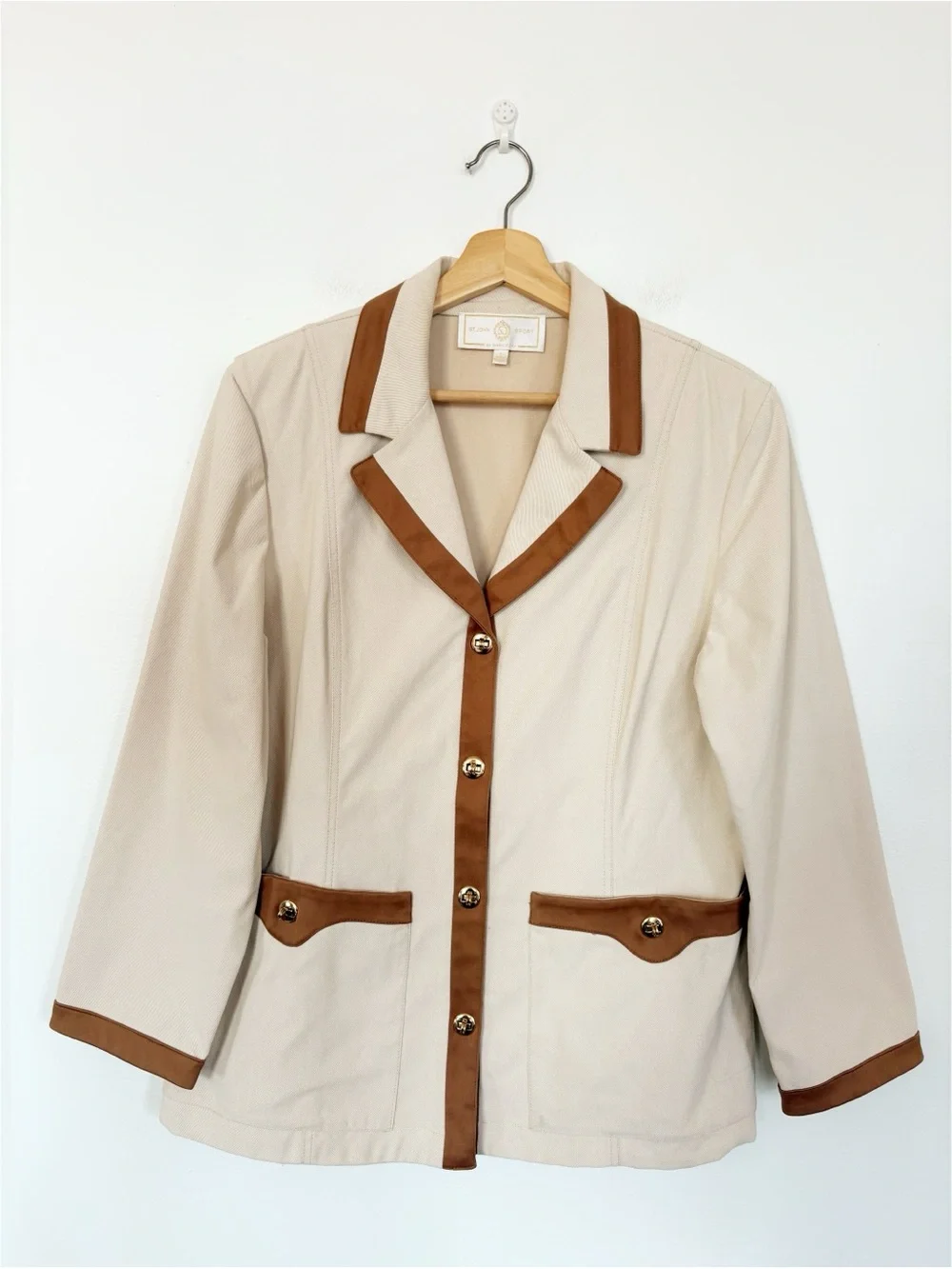 St. John || Turnlock Blazer Contrast Trim Beige‎ Cream Brown Large